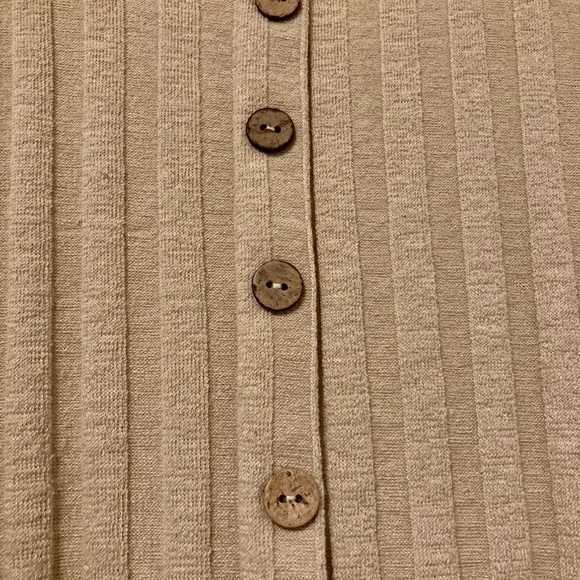 Cute beige fall top Size S Made in Turkey - Picture 2 of 4